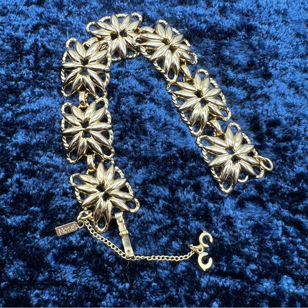 VINTAGE Monet Bracelet • Gold Tone • Floral Link • Statement